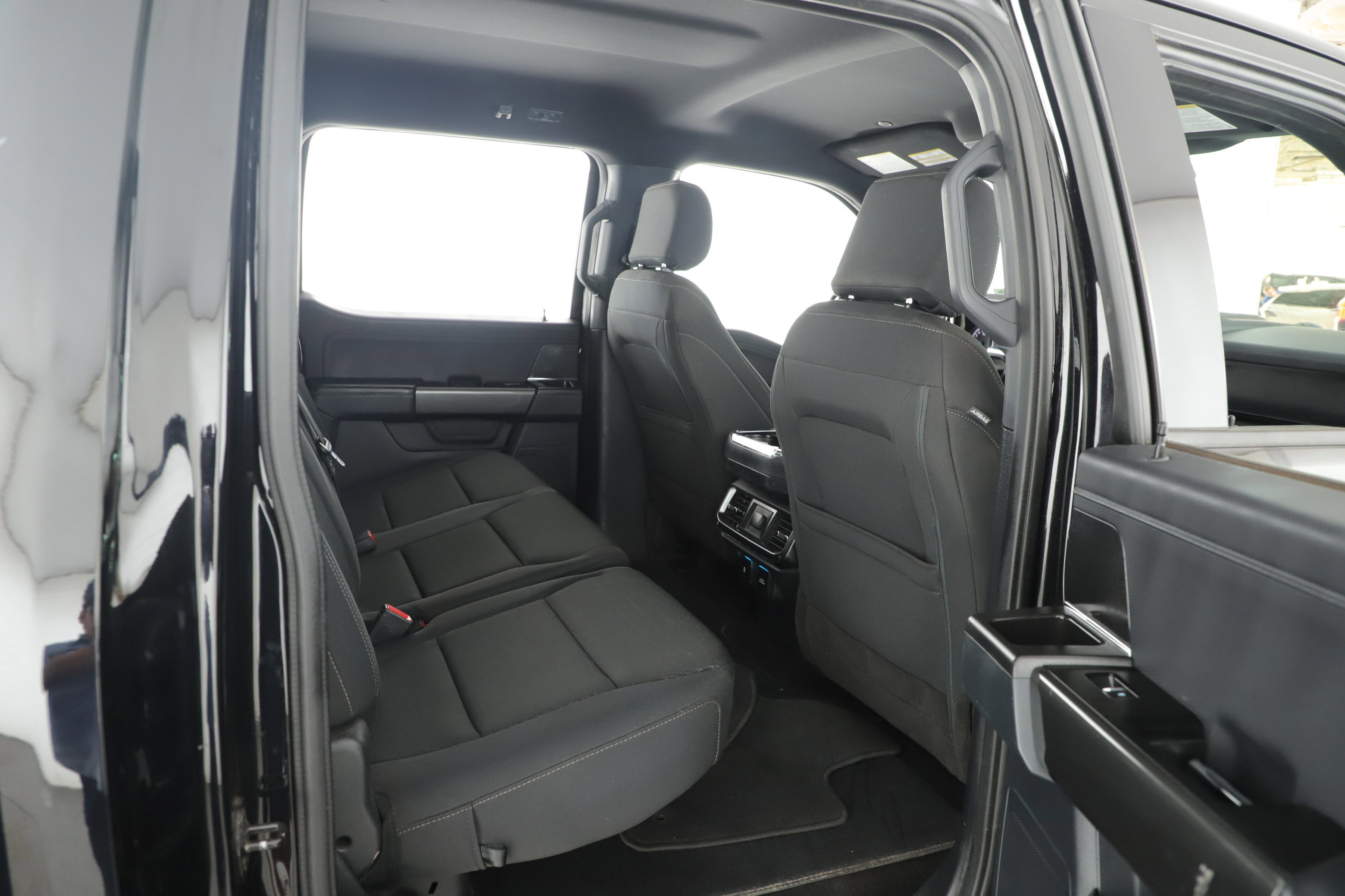 Certified 2022 Ford F150 XLT w/ Equipment Group 302A High image 25