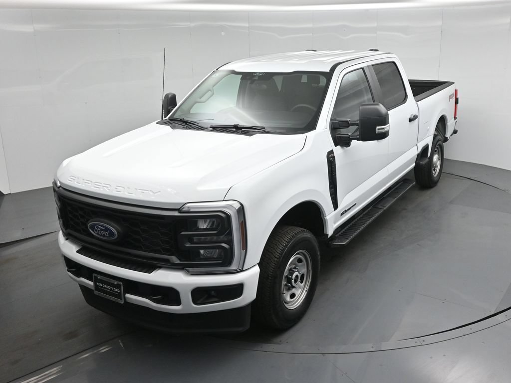 Certified 2025 Ford F250 XL w/ STX Appearance Package AWD/4WD image 32