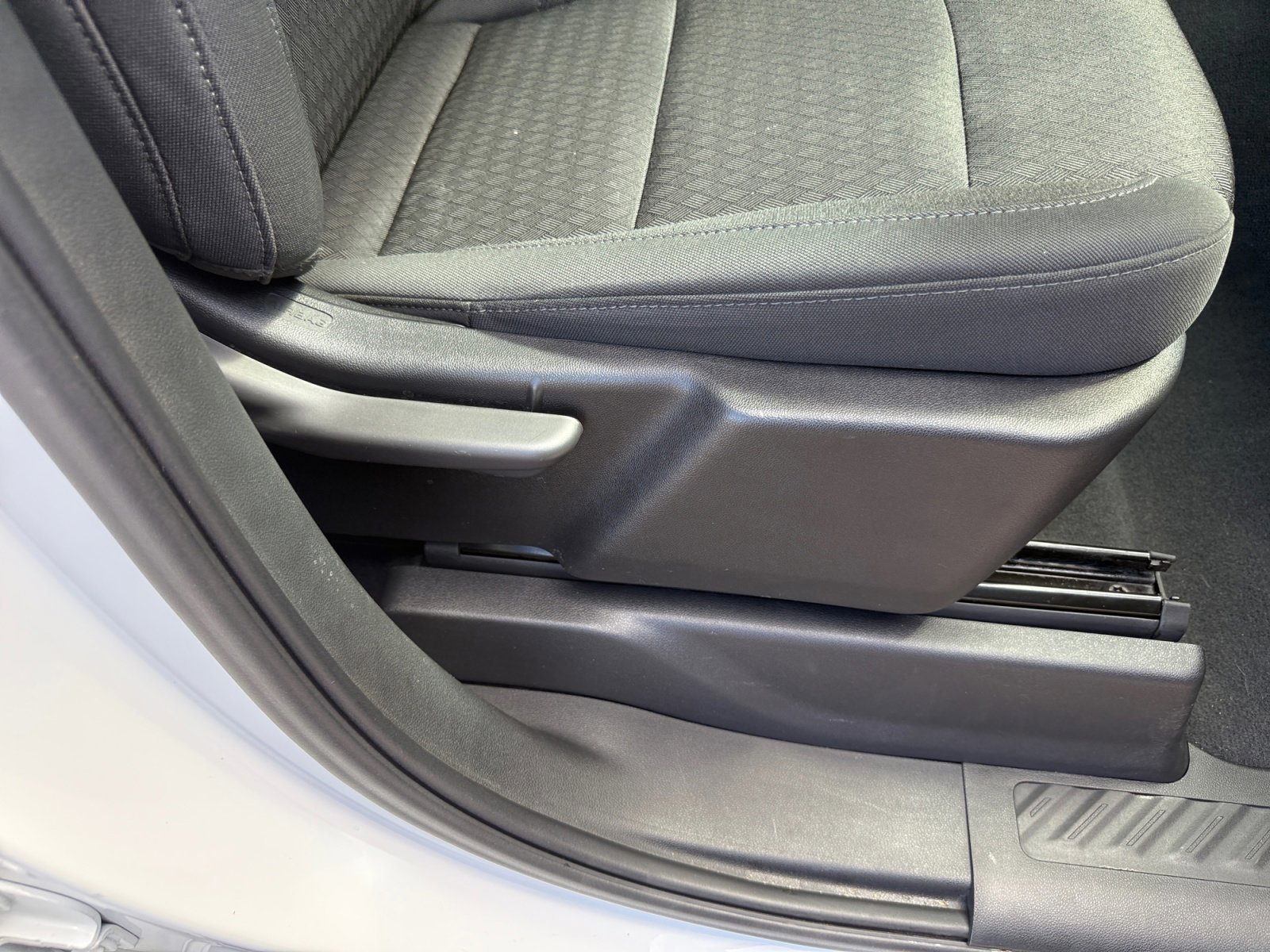 Used 2023 Chevrolet Silverado 1500 Custom image 31