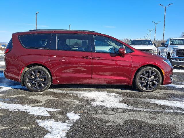 Used 2020 Chrysler Pacifica Limited image 7