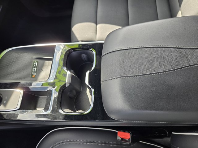 Used 2025 Buick Enclave Preferred FWD image 23