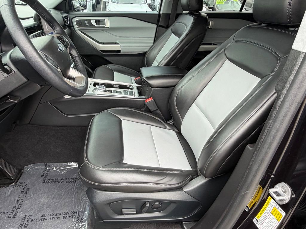 Certified 2023 Ford Explorer XLT w/ Equipment Group 202A RWD image 25
