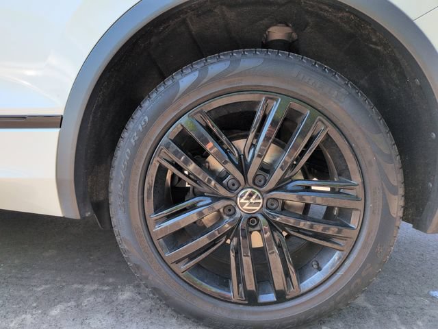 Used 2022 Volkswagen Tiguan SE R-Line AWD/4WD image 37