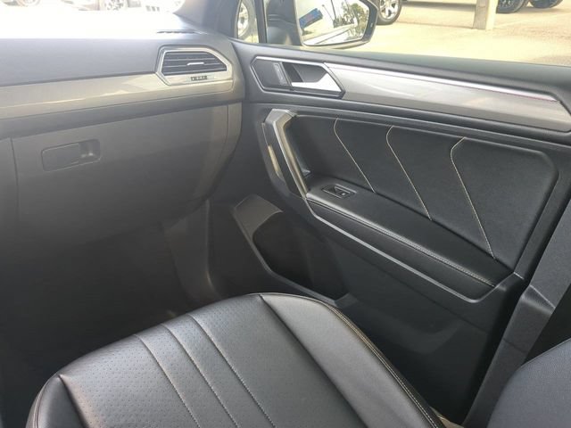 Used 2022 Volkswagen Tiguan SE R-Line FWD image 18