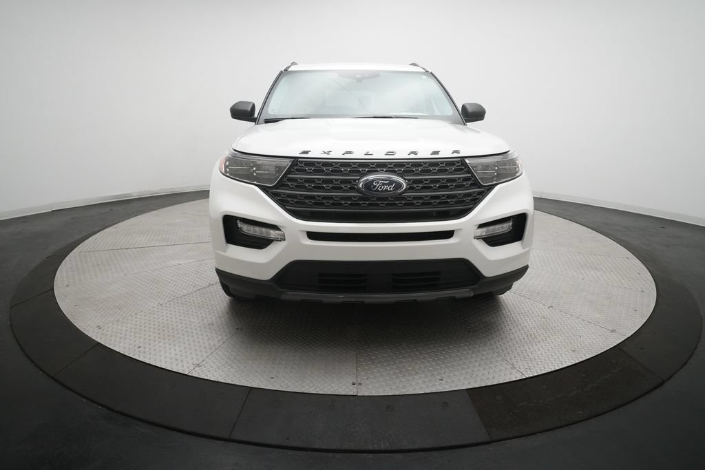 Certified 2021 Ford Explorer XLT w/ Equipment Group 202A AWD/4WD image 11