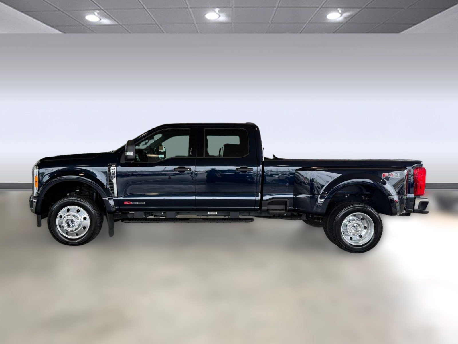 Certified 2023 Ford F450 XLT w/ FX4 Off-Road Package AWD/4WD image 2
