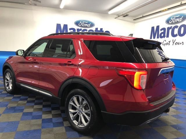 Certified 2021 Ford Explorer XLT w/ Equipment Group 202A image 3
