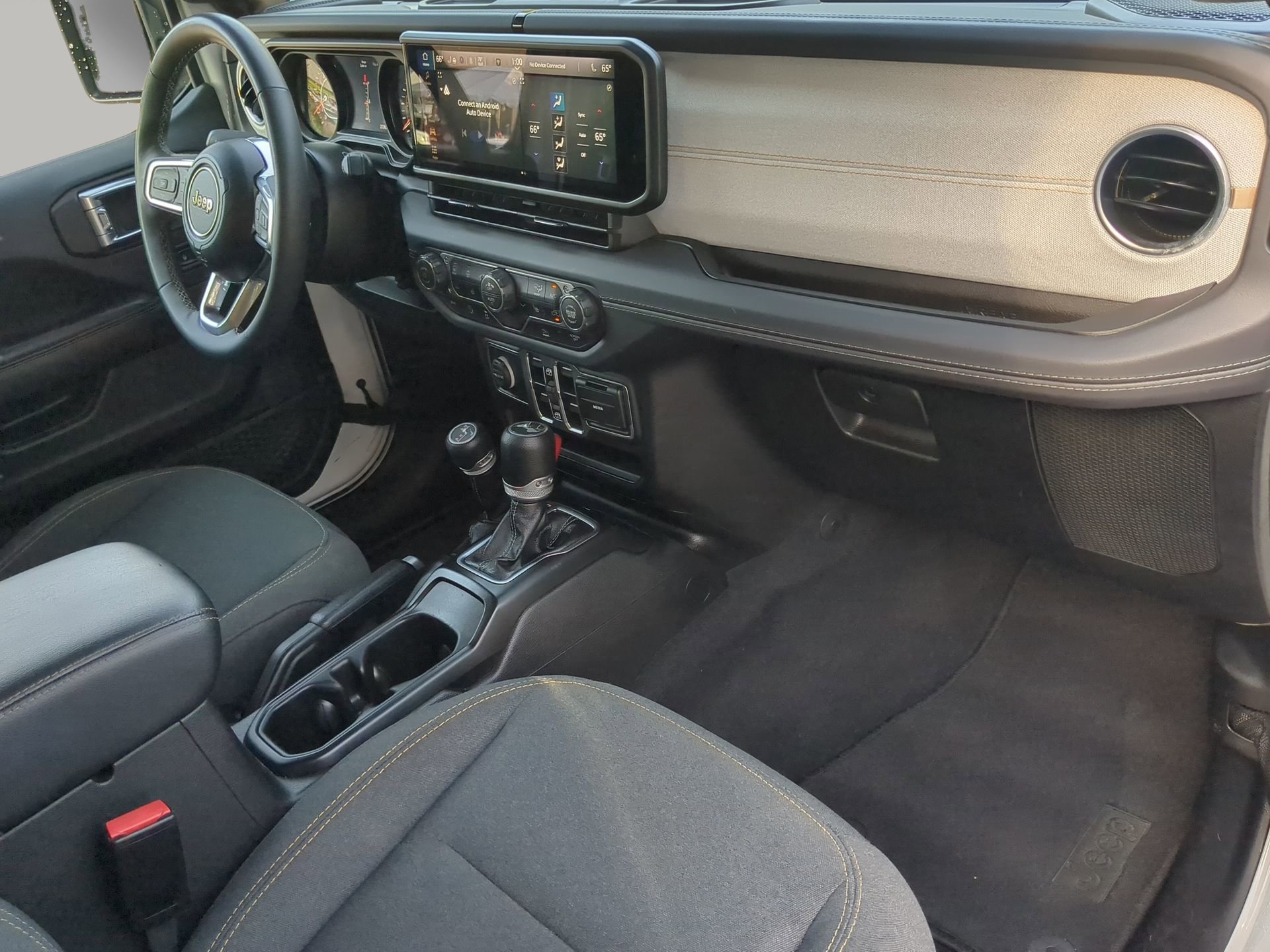 Used 2025 Jeep Wrangler Unlimited Sahara AWD/4WD image 48