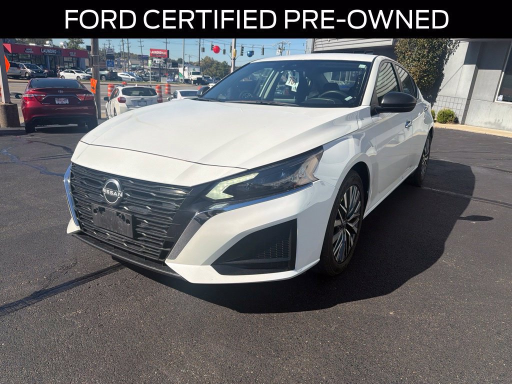 Used 2024 Nissan Altima 2.5 SV FWD image 2