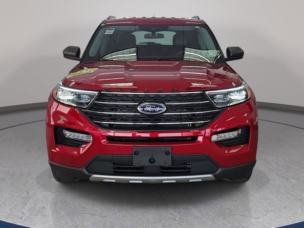 Certified 2023 Ford Explorer XLT w/ Equipment Group 202A AWD/4WD image 3