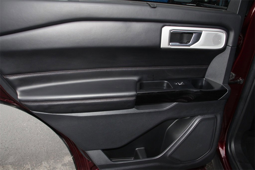 Certified 2022 Ford Explorer Platinum w/ Equipment Group 601A image 21