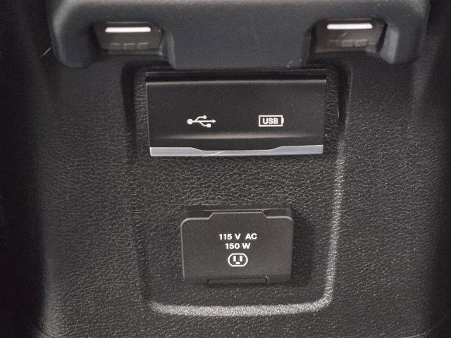 Used 2019 Jeep Wrangler Unlimited Sahara w/ Dual Top Group AWD/4WD image 16