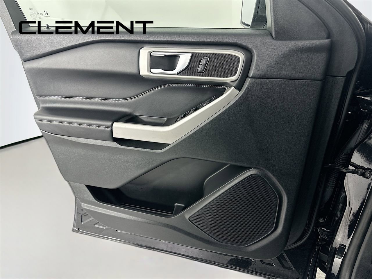 Certified 2022 Ford Explorer XLT w/ Equipment Group 202A image 27