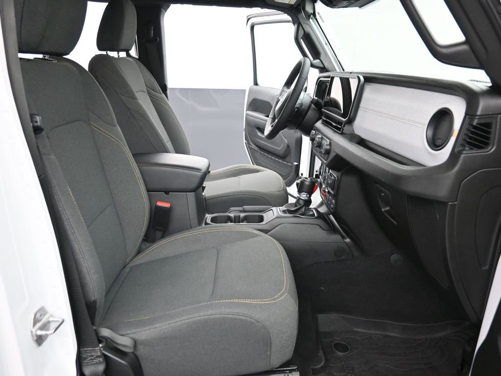 Used 2025 Jeep Wrangler Willys image 16