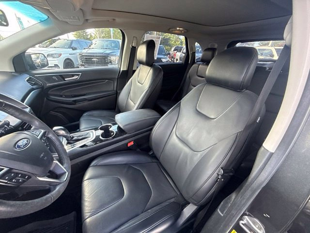 Certified 2017 Ford Edge Titanium w/ Equipment Group 301A AWD/4WD image 16