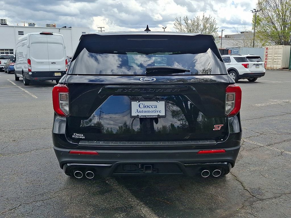 Certified 2022 Ford Explorer ST w/ Equipment Group 401A AWD/4WD image 8