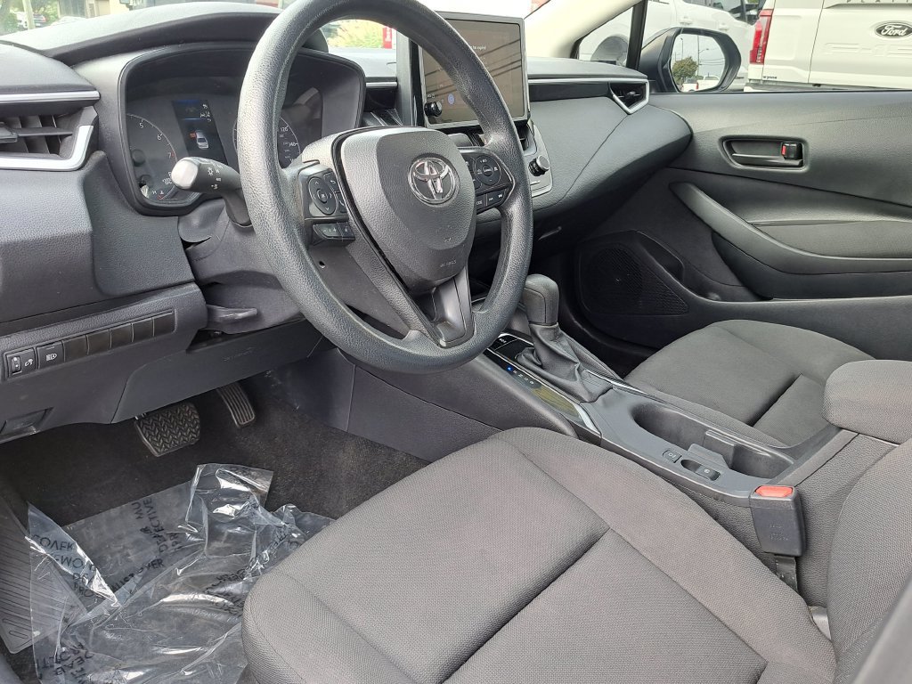 Used 2025 Toyota Corolla LE FWD image 8