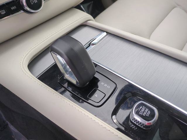 Used 2023 Volvo XC90 B5 Core w/ Climate Package AWD/4WD image 24