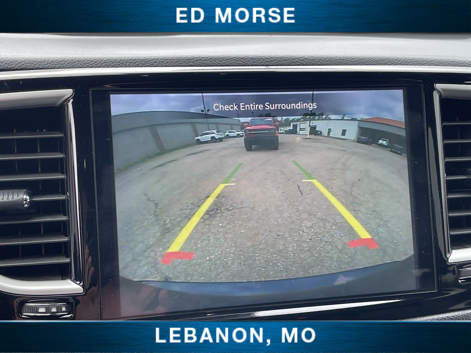 Used 2025 Chrysler Pacifica Select FWD image 14