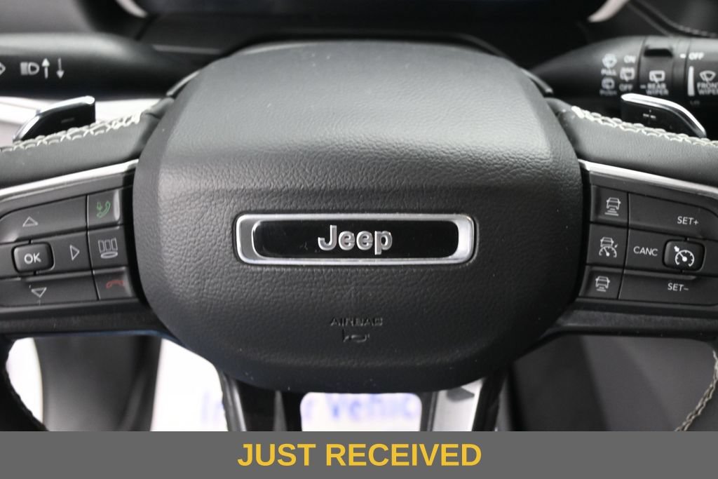 Used 2023 Jeep Grand Cherokee L Laredo AWD/4WD image 17