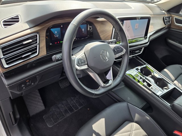 Used 2025 Volkswagen Atlas SE FWD image 18