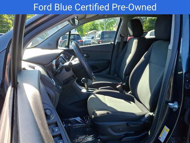 Used 2020 Chevrolet Trax LS w/ Tint and Cruise Package FWD image 12