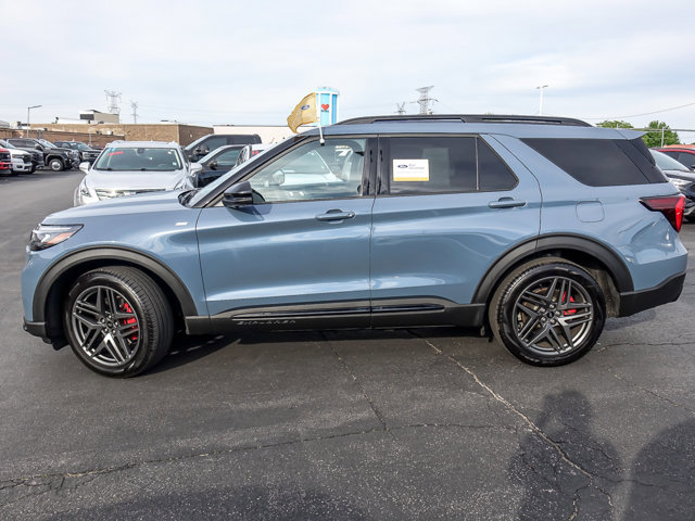 Certified 2026 Ford Explorer ST-Line w/ ST-Line Street Pack AWD/4WD image 5