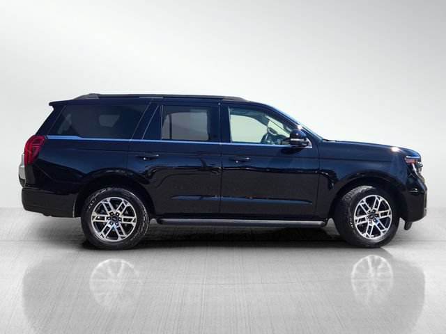 Certified 2025 Ford Expedition Active AWD/4WD image 3