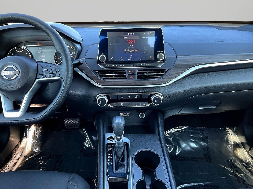 Used 2025 Nissan Altima 2.5 SV FWD image 9