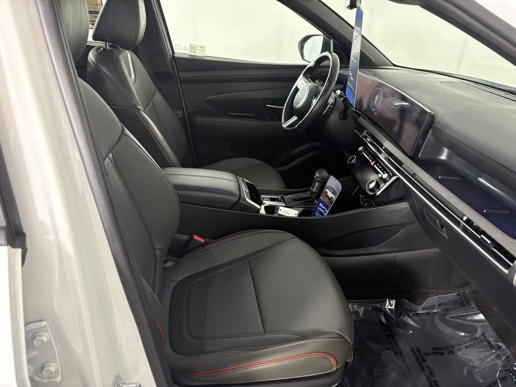 Used 2025 Hyundai Santa Cruz Limited AWD/4WD image 34