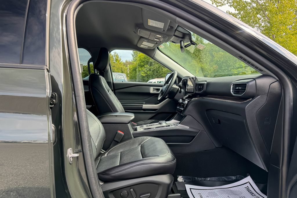 Certified 2023 Ford Explorer Limited w/ Equipment Group 301A AWD/4WD image 13