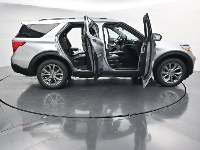 Certified 2023 Ford Explorer Limited w/ Limited Technology Package AWD/4WD image 46