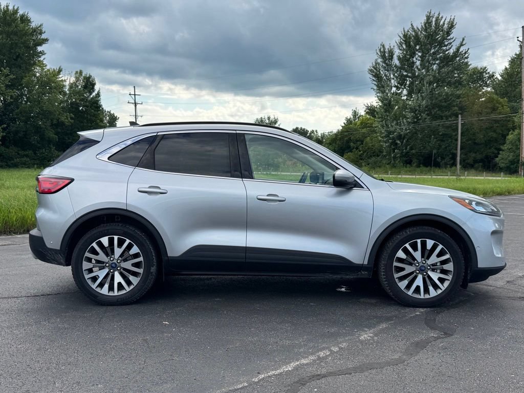 Certified 2020 Ford Escape Titanium AWD/4WD image 4