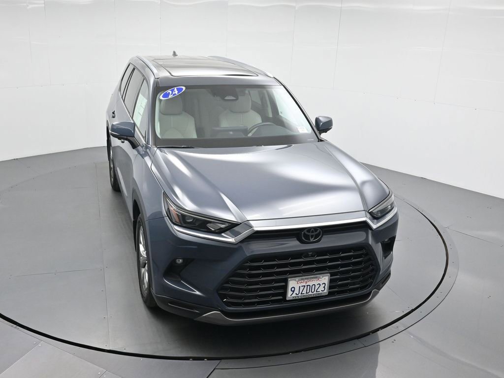 Used 2024 Toyota Grand Highlander Limited image 3
