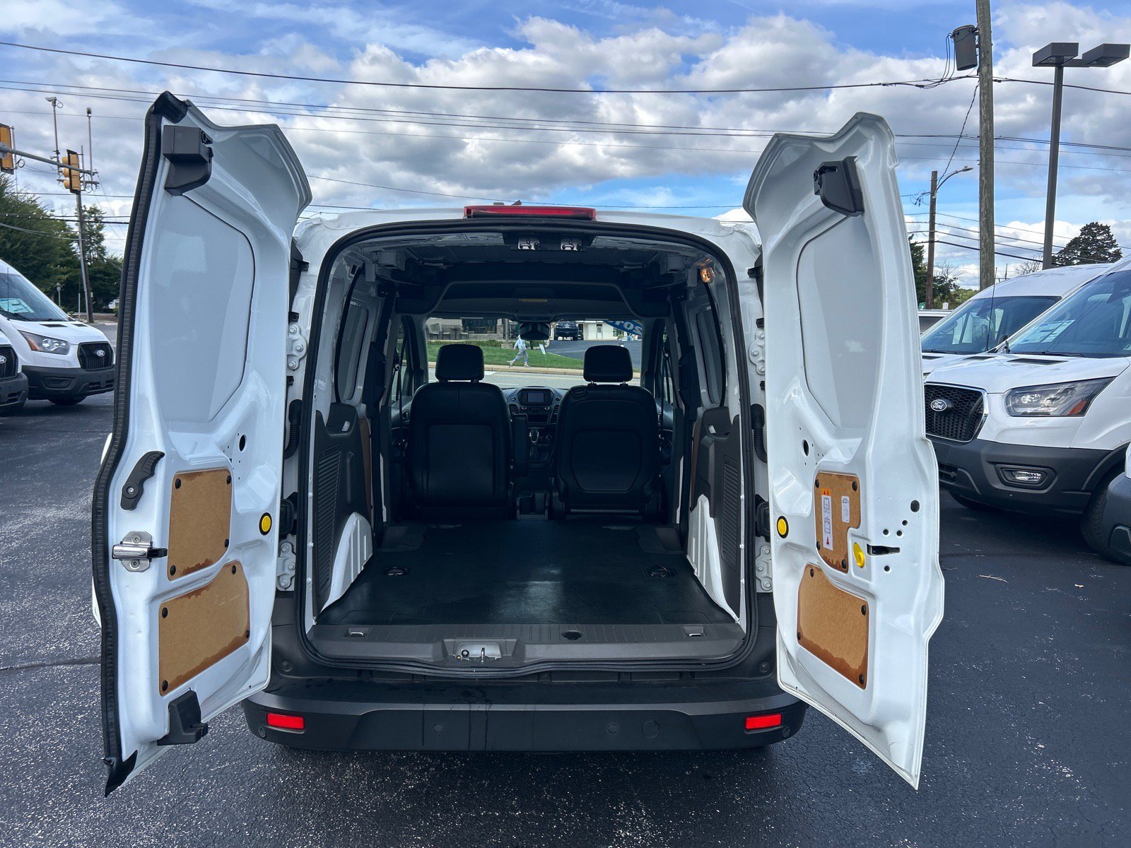 Certified 2020 Ford Transit Connect XL FWD image 10