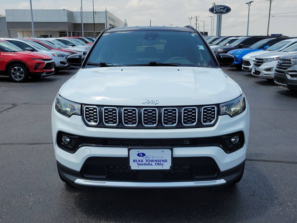 Used 2025 Jeep Compass Limited AWD/4WD image 2