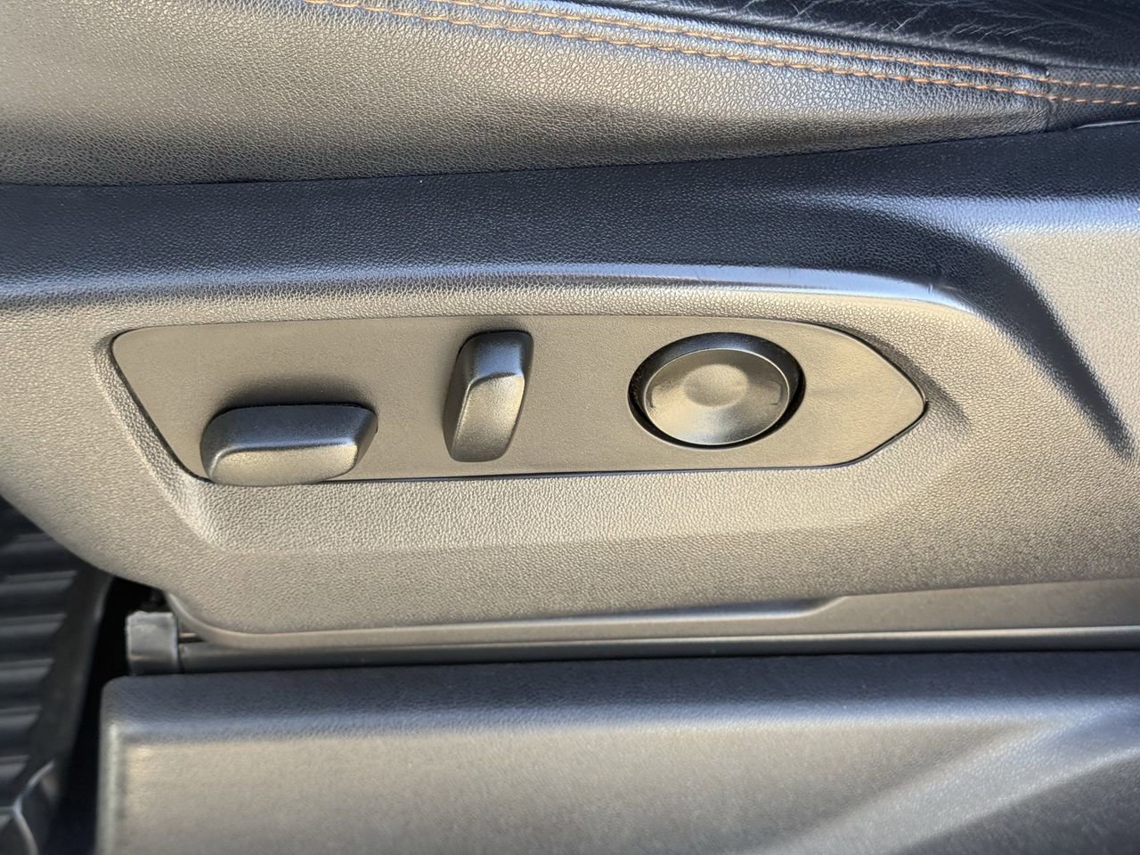 Used 2023 GMC Sierra 1500 AT4 w/ AT4 Preferred Package image 26