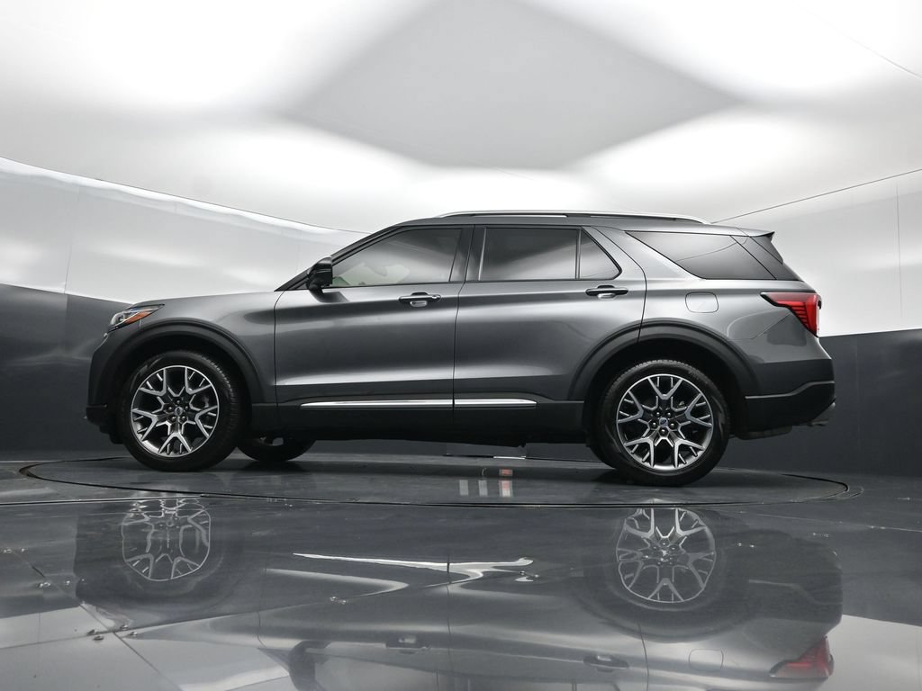 Certified 2025 Ford Explorer Platinum w/ Ultimate Package AWD/4WD image 7