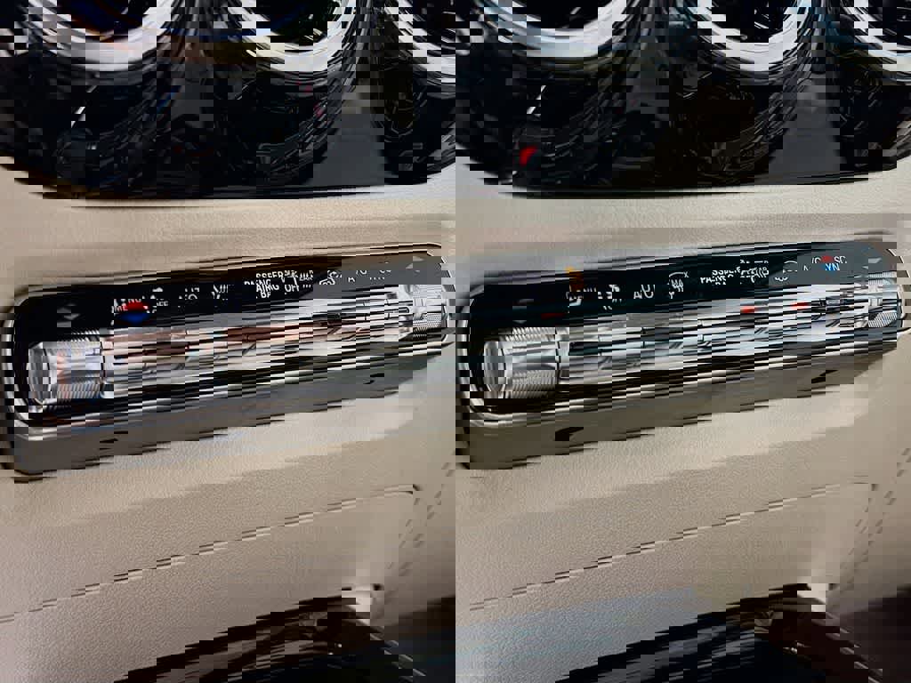 Used 2025 Mercedes-Benz GLA 250 4MATIC image 21