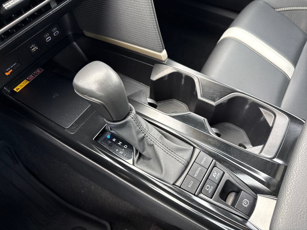 Used 2025 Toyota Camry SE FWD image 22