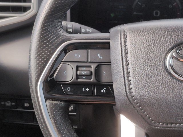 Used 2025 Toyota Tundra Platinum AWD/4WD image 26