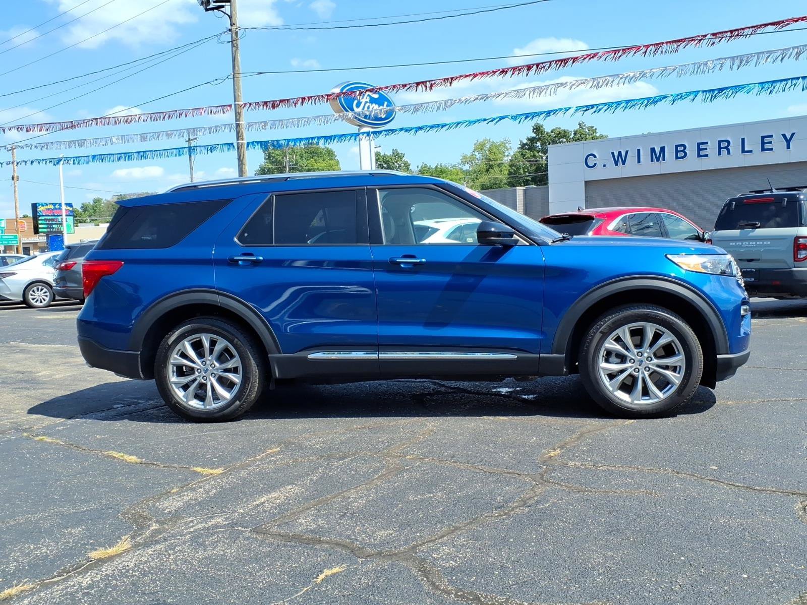 Certified 2023 Ford Explorer Limited w/ Class IV Trailer Tow Package AWD/4WD image 23