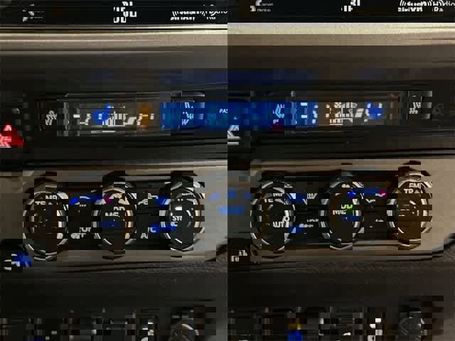 Used 2020 Toyota Tacoma TRD Sport image 15