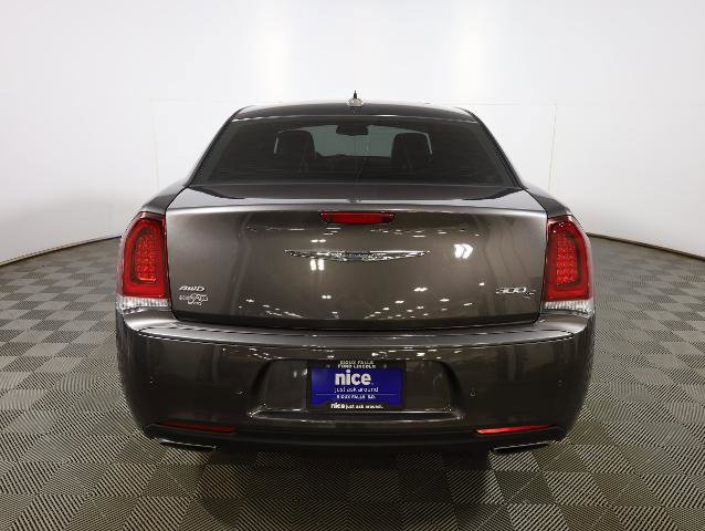 Used 2018 Chrysler 300 S w/ 300S Premium Group image 6