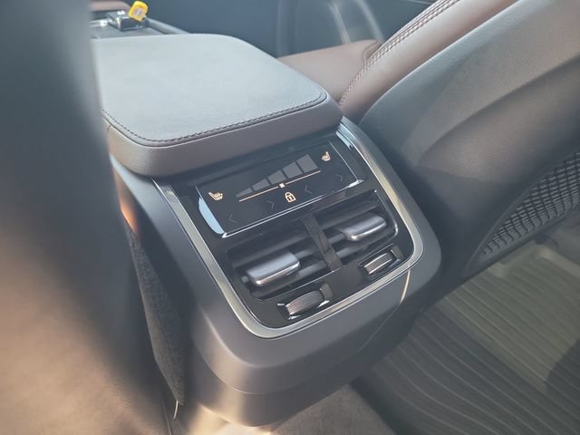 Used 2023 Volvo XC90 B6 Ultimate w/ Protection Package Premier AWD/4WD image 19