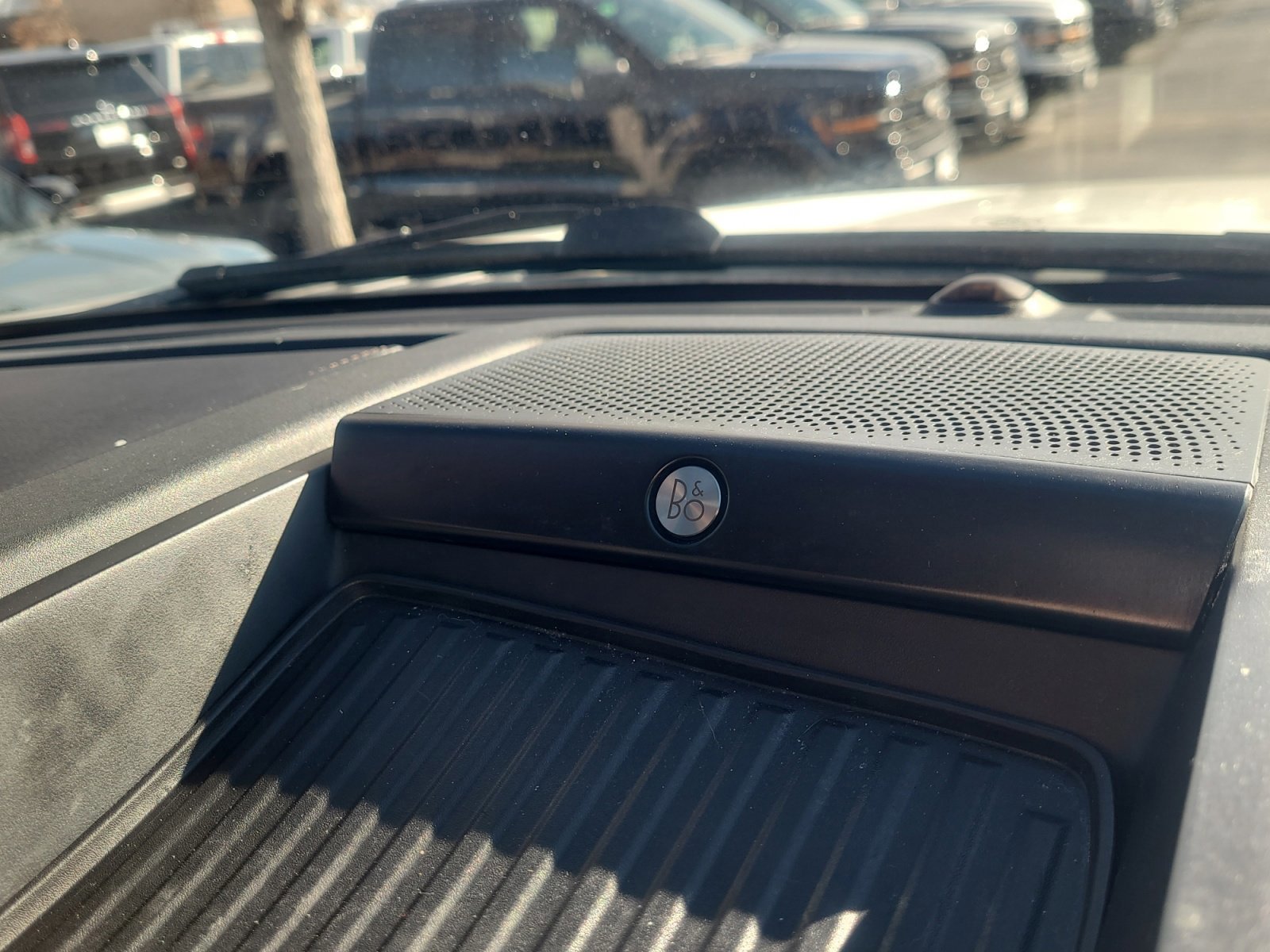 Certified 2022 Ford F350 Platinum w/ FX4 Off-Road Package image 27