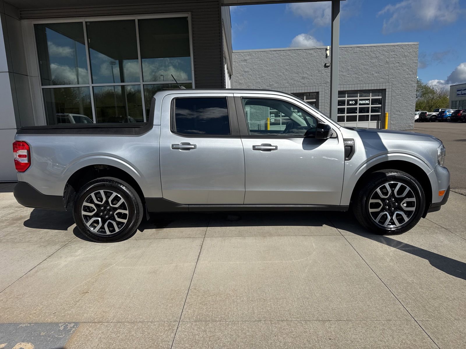 Certified 2024 Ford Maverick Lariat FWD image 9