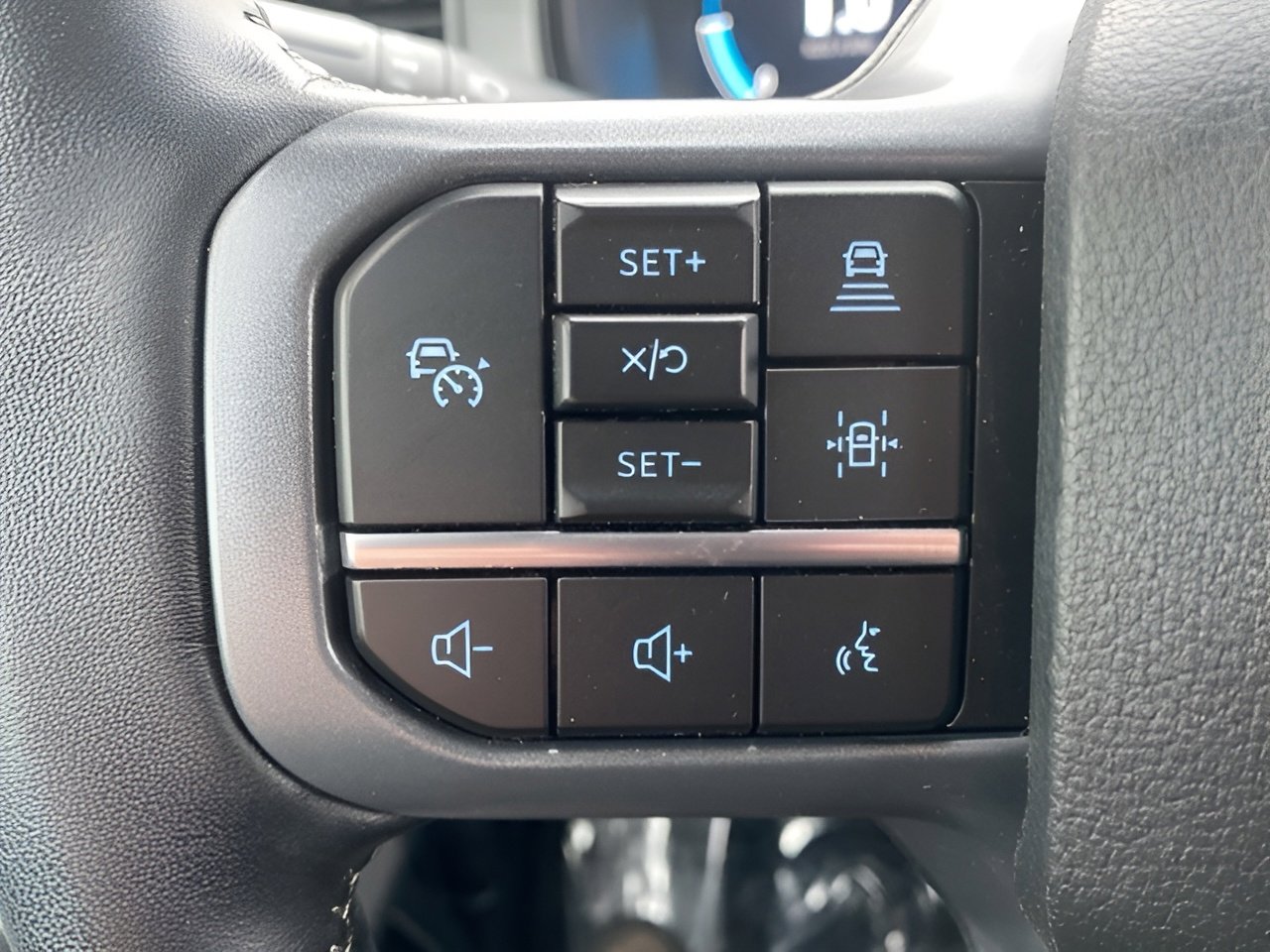 Certified 2023 Ford F150 Lariat w/ Equipment Group 502A High image 18