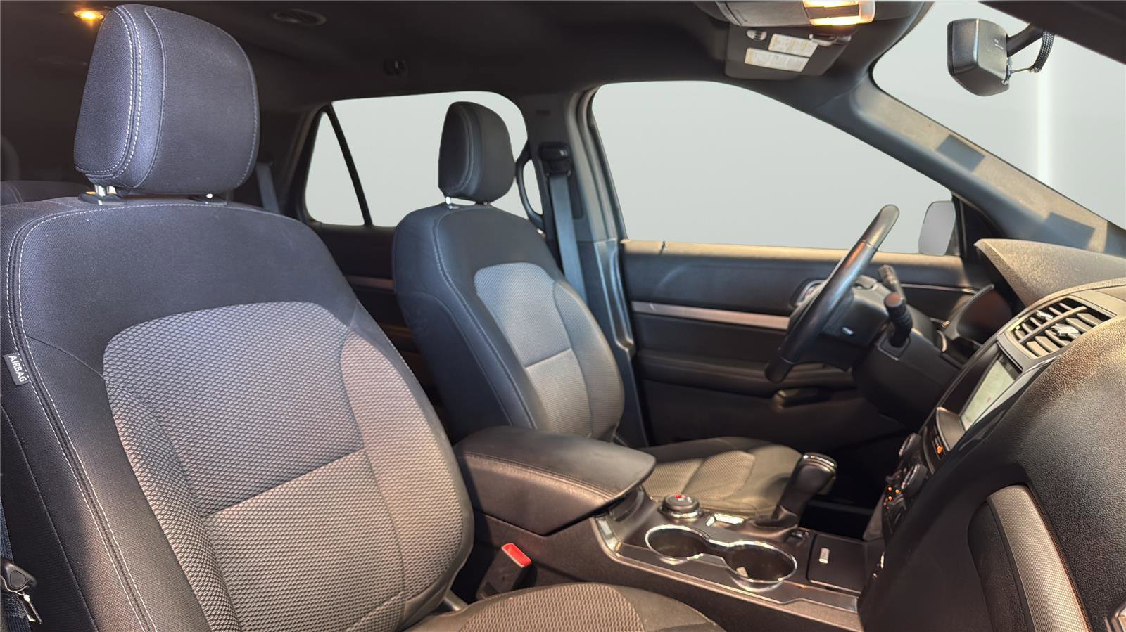 Certified 2018 Ford Explorer XLT w/ Equipment Group 201A AWD/4WD image 15