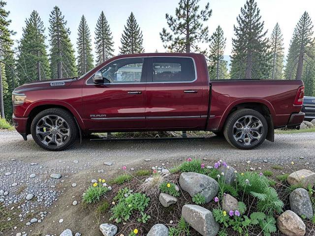 Used 2022 RAM 1500 Limited w/ Body-Colour Bumper Group AWD/4WD image 3